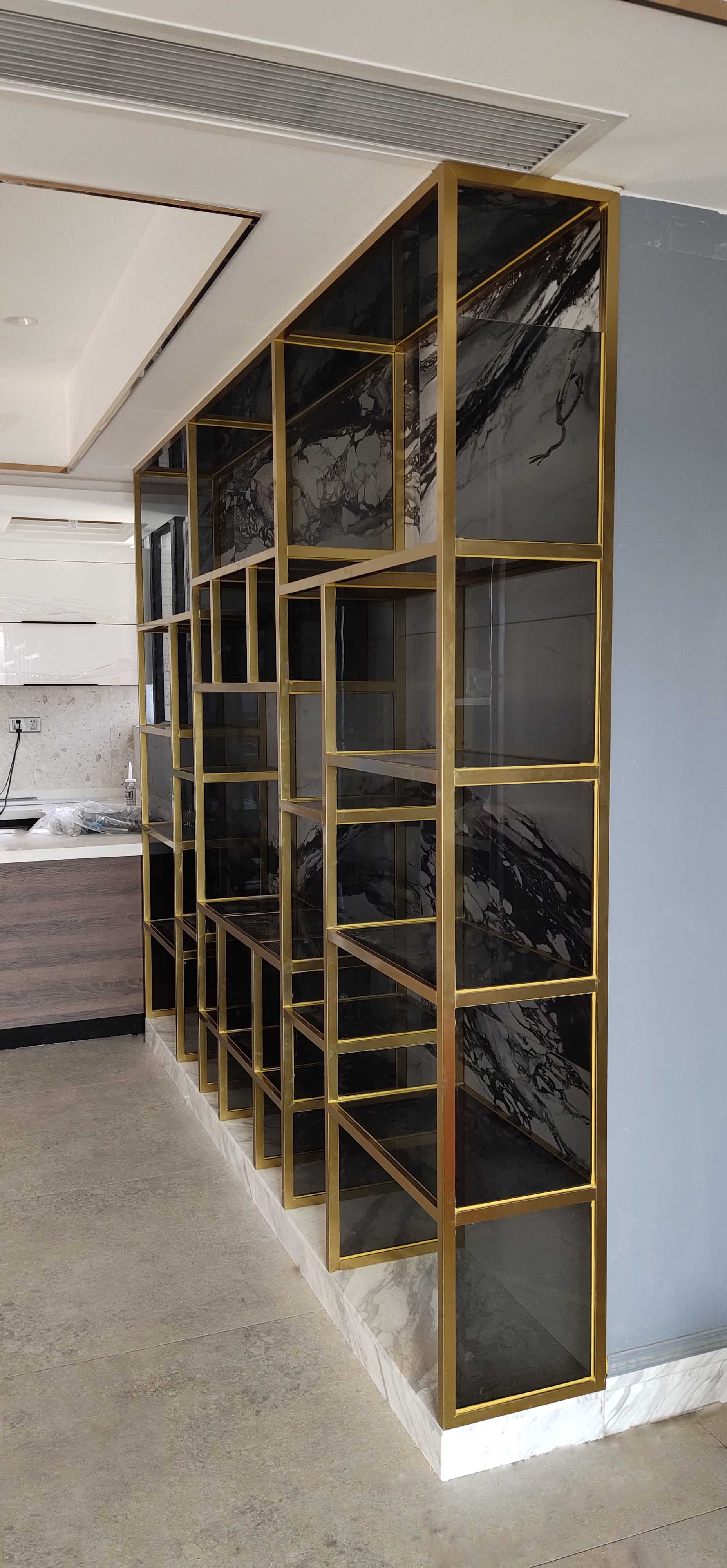 不銹鋼裝飾展柜