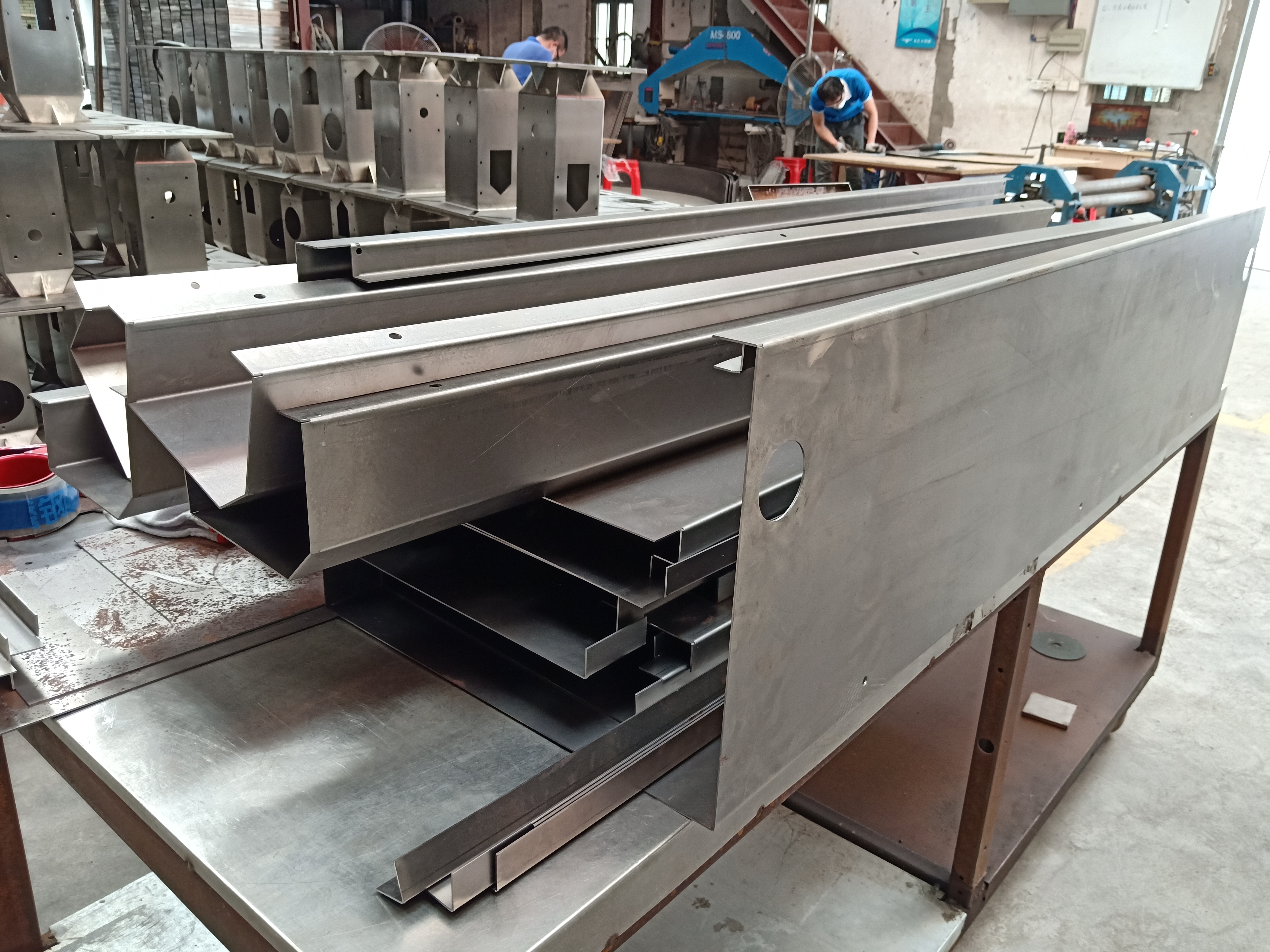 機(jī)殼設(shè)備件