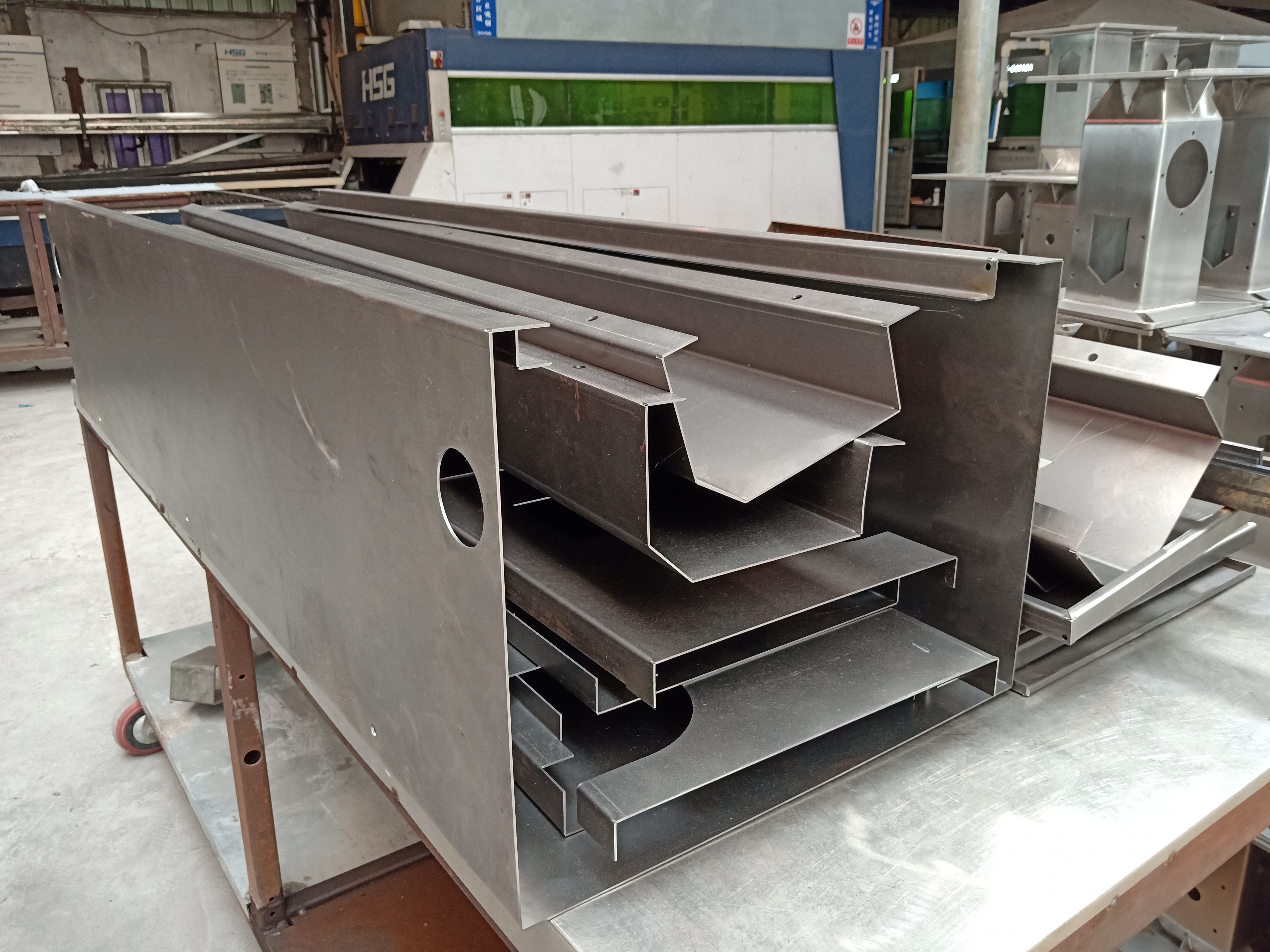 機(jī)殼設(shè)備件